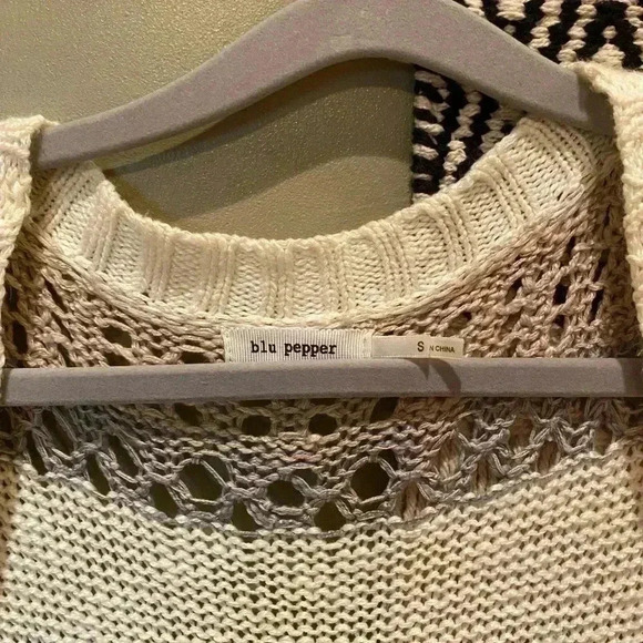 BLU PEPPER NEUTRAL KNIT CARDIGAN WITH FRINGE S - Picture 3 of 5